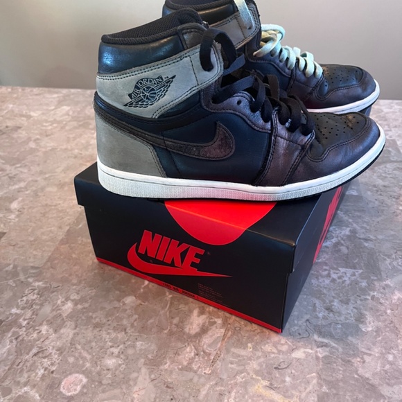 Air Jordon 1 Retro High OG - Picture 3 of 7